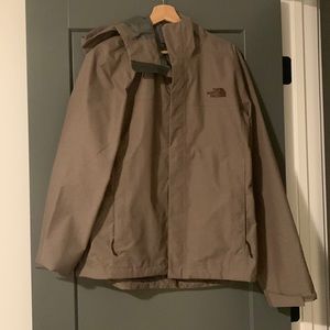 The north face mens raincoat size M. Brown. Excellent condition.